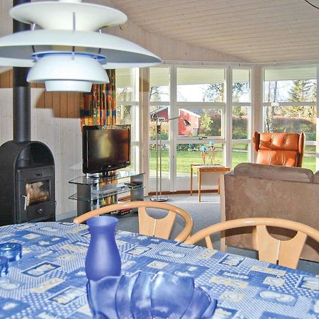 3 Bedroom Cozy Home In Fårvang Esterno foto