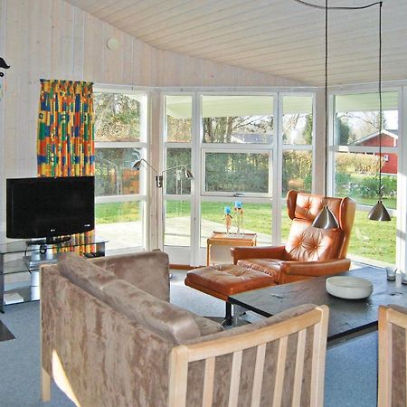 3 Bedroom Cozy Home In Fårvang Esterno foto