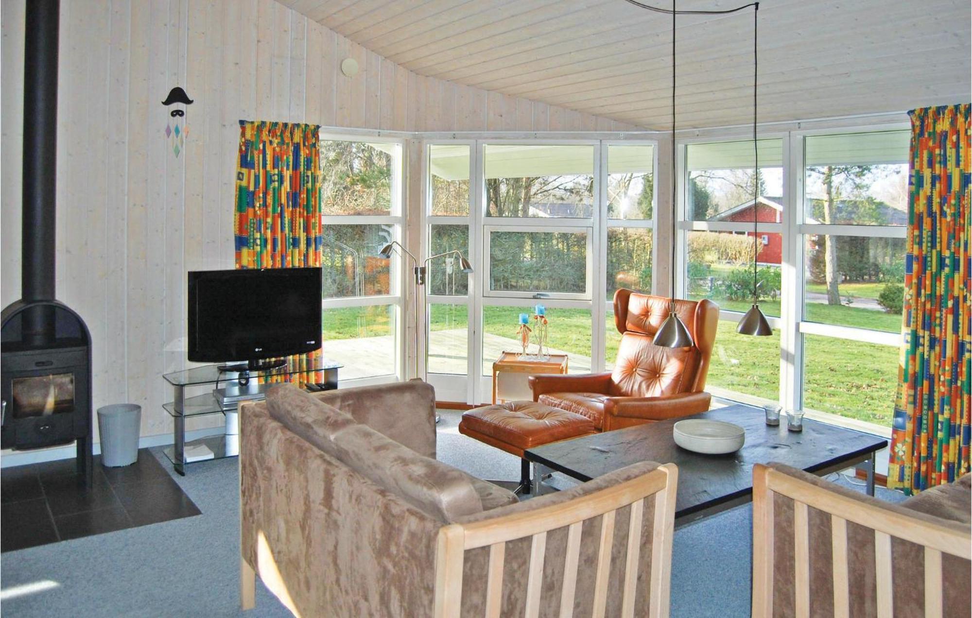 3 Bedroom Cozy Home In Fårvang Esterno foto